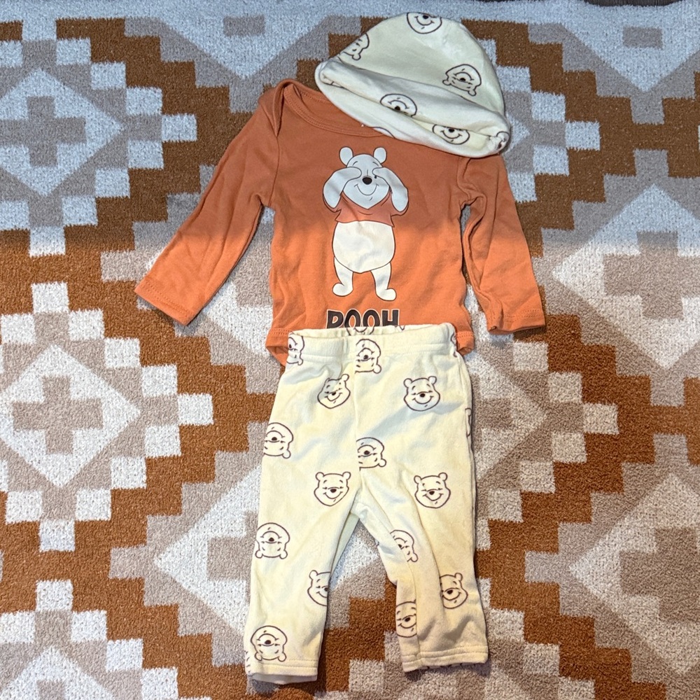 Disney Pooh Bear Orange and Cream Set